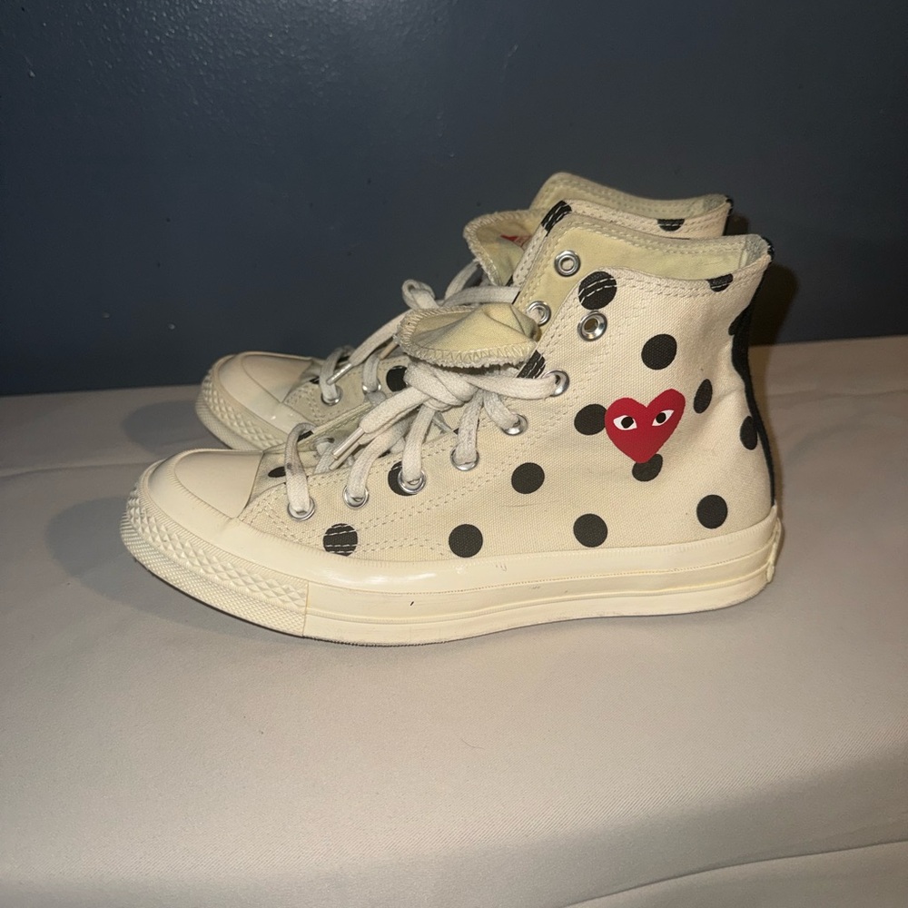 Converse x CDG White High-Top Sneakers with Black Polka Dots and Red Heart - Picture 2 of 9